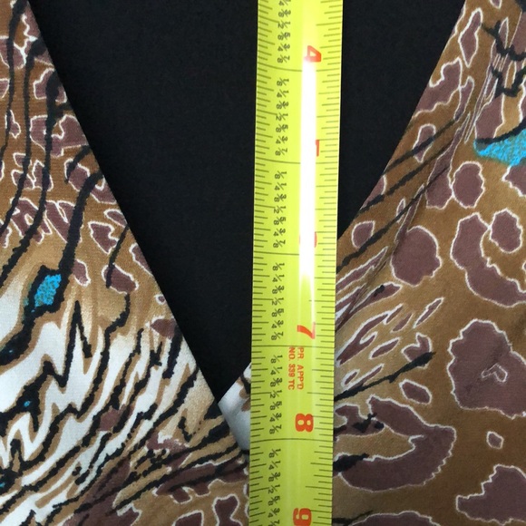 Animal print top. Colorblocking with black. Size S. Polyester spandex - Picture 7 of 7